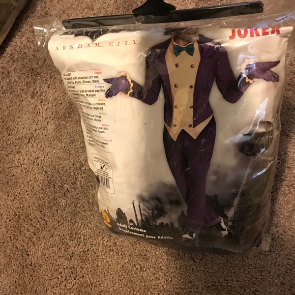 𝒥𝑜𝓀𝑒𝓇 𝒸𝑜𝓈𝓉𝓊𝓂𝑒 - Picture 5 of 5